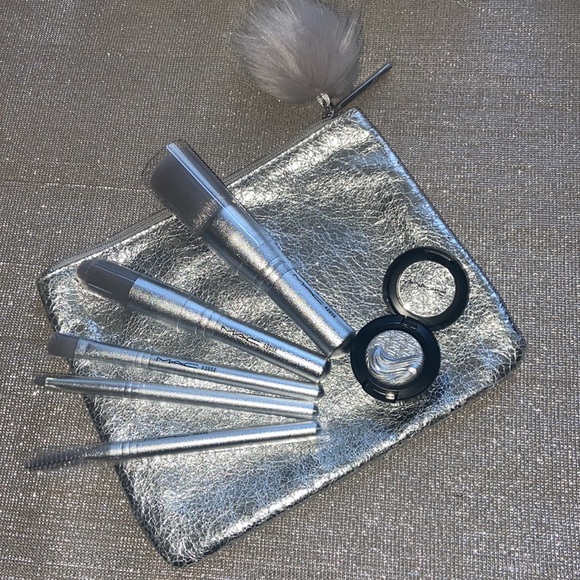 ❄️❄️❄️MAC SNOWBALL LIMITED EDITION BRISH SET NEW❄️❄️❄️ - Picture 2 of 5